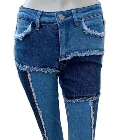 684145..Almost Famous Denim Patchwork Flare Jeans Size 3, W26" 30"Inseam  9"Rise - Picture 1 of 7